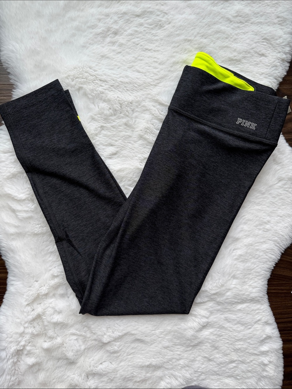NWT VS PINK Reversible Ultimate Yoga Legging Dark Grey Neon Yellow size Medium